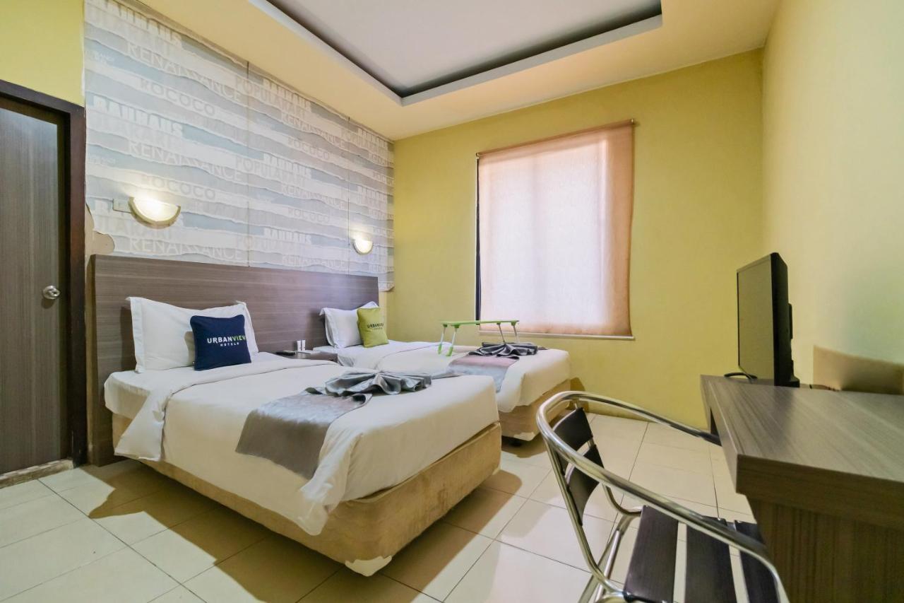 Urbanview Hotel Best Skip Palembang Esterno foto