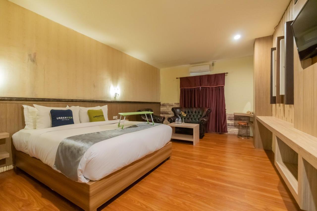 Urbanview Hotel Best Skip Palembang Esterno foto