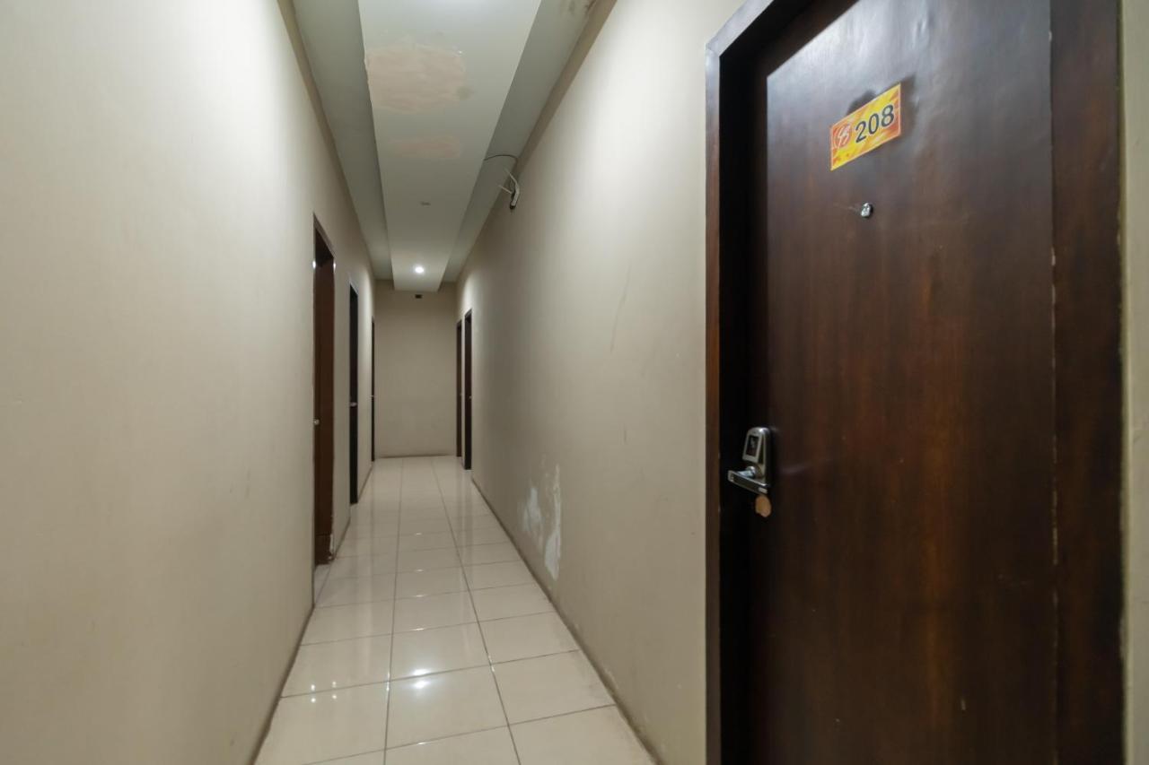 Urbanview Hotel Best Skip Palembang Esterno foto