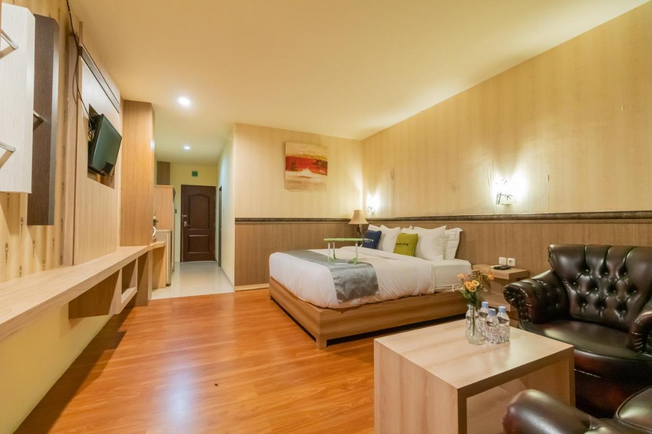 Urbanview Hotel Best Skip Palembang Esterno foto