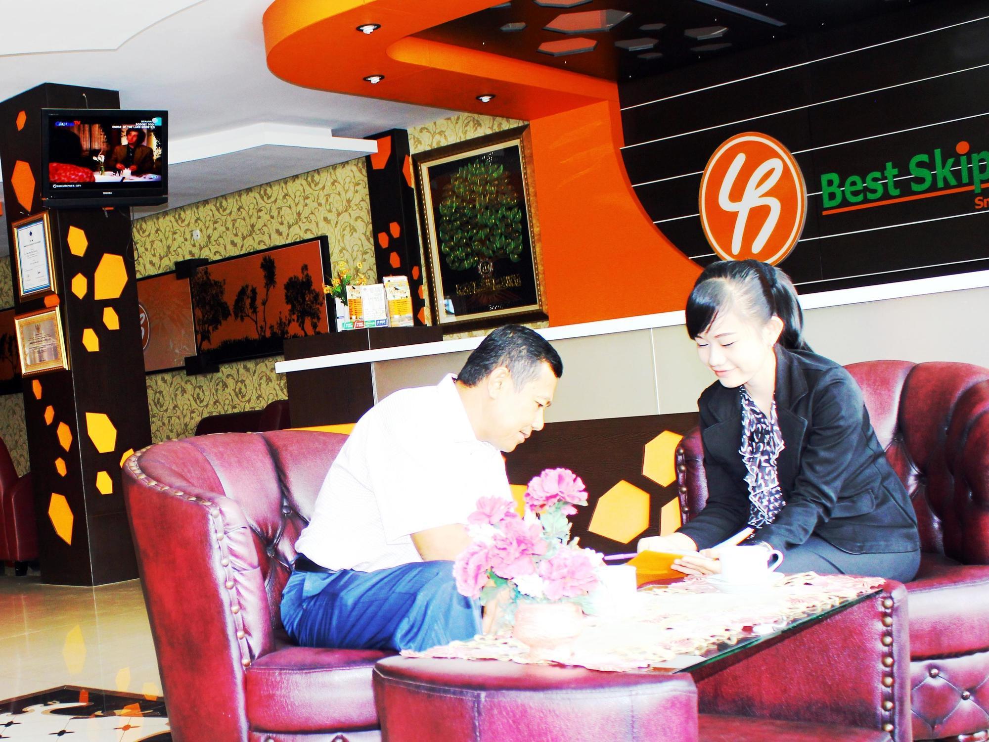 Urbanview Hotel Best Skip Palembang Esterno foto