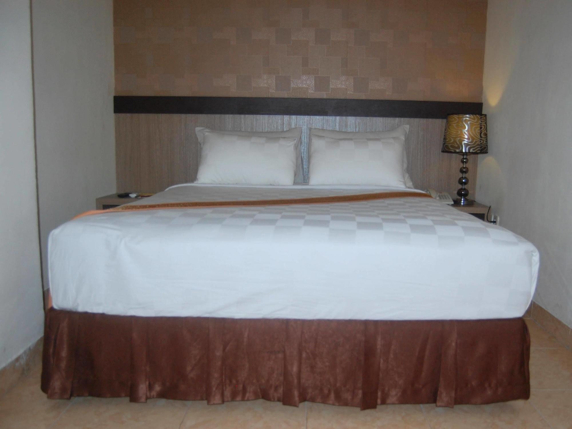 Urbanview Hotel Best Skip Palembang Esterno foto