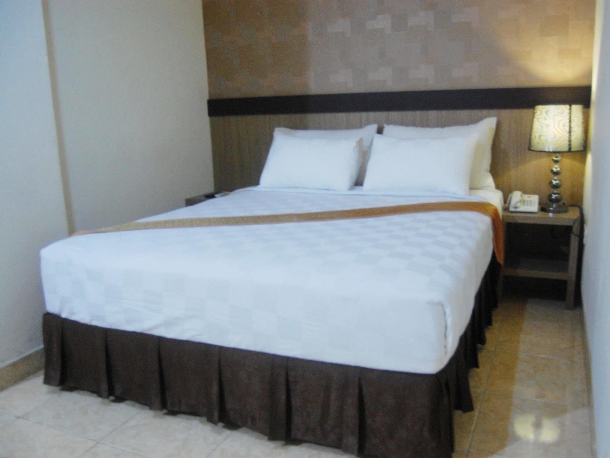 Urbanview Hotel Best Skip Palembang Esterno foto
